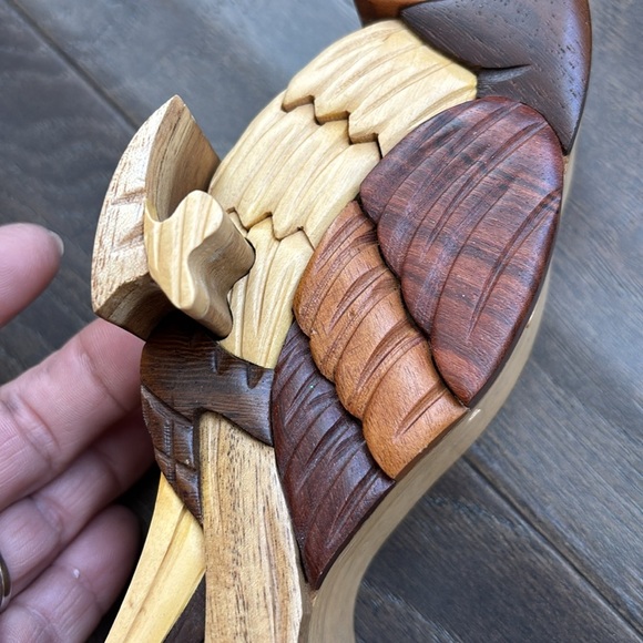 Handmade multi wood carved parrot puzzle box,secret velvet lined compartment - Picture 9 of 10